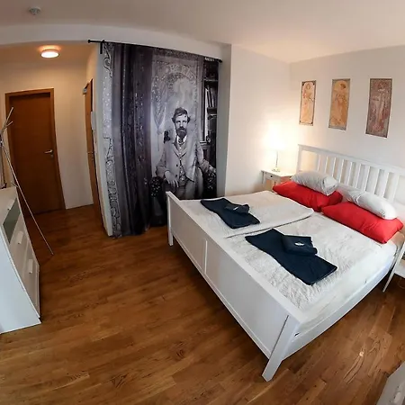 Apartament Mitte In *